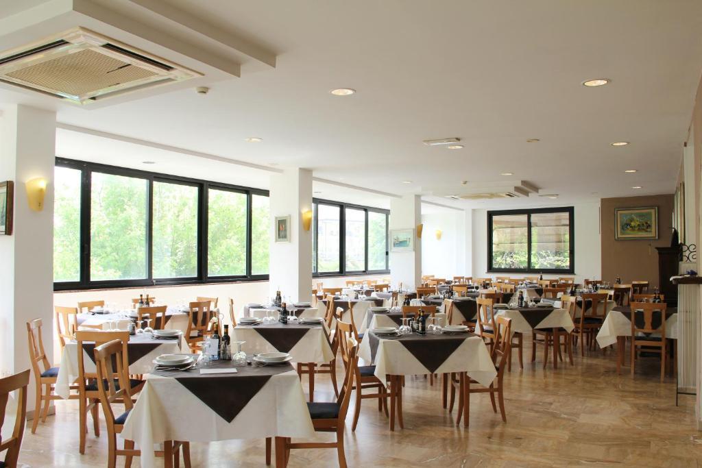 Hotel Mehari Riccione Extérieur photo