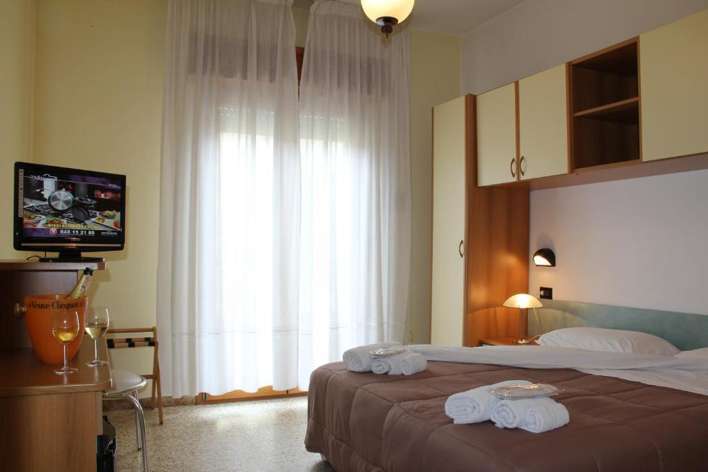 Hotel Mehari Riccione Extérieur photo