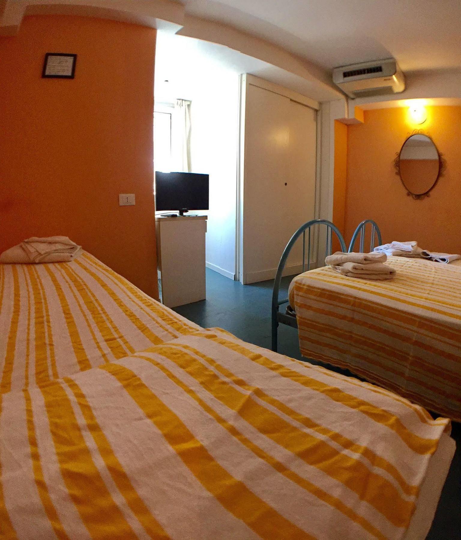 Hotel Mehari Riccione Extérieur photo