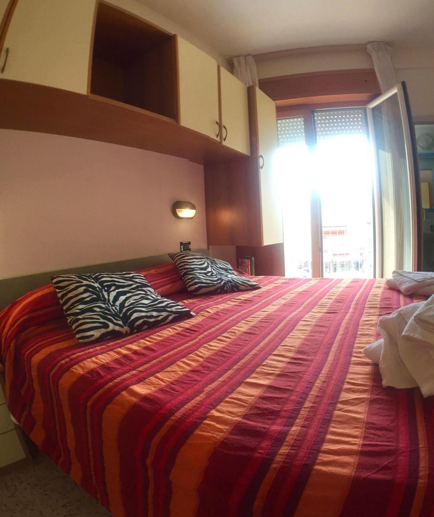 Hotel Mehari Riccione Extérieur photo