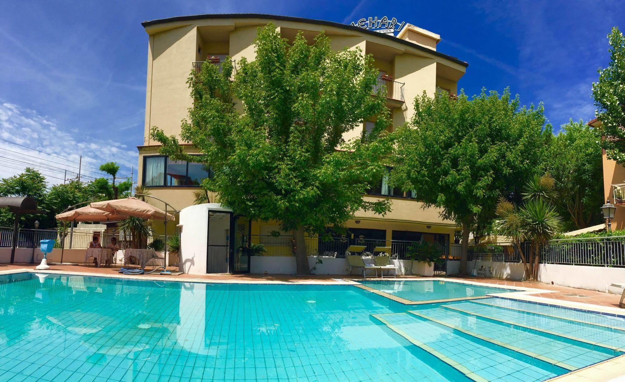 Hotel Mehari Riccione Extérieur photo